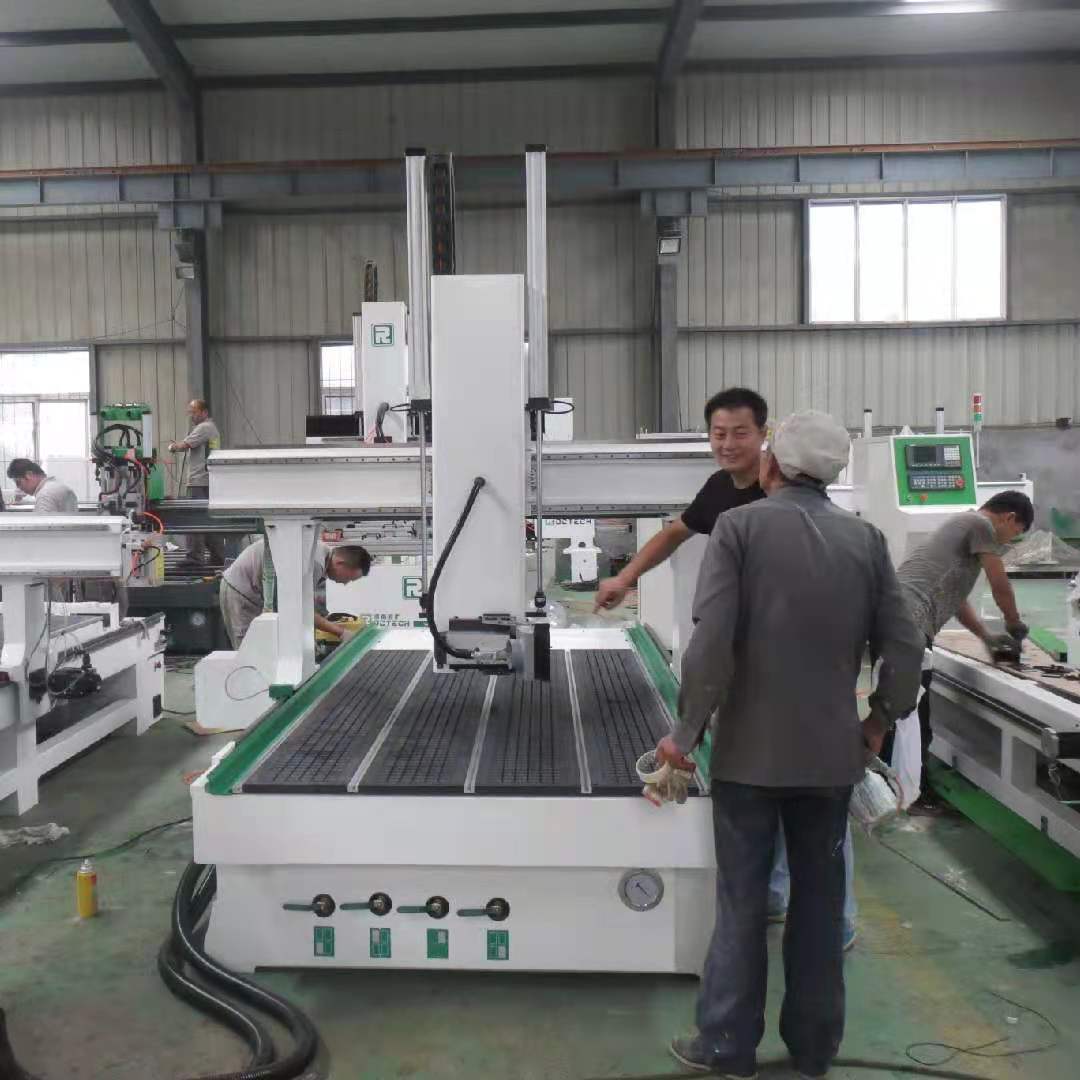 What should we pay attention to when installing wood cnc router?