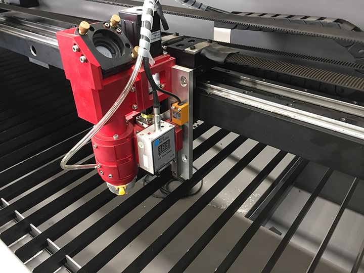 Mixed laser cutting system head