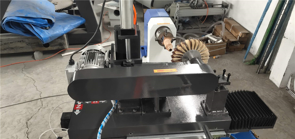 China CNC Manufacture1530 Automatic Wood Turning Lathe Machine with Sanding Featured Image