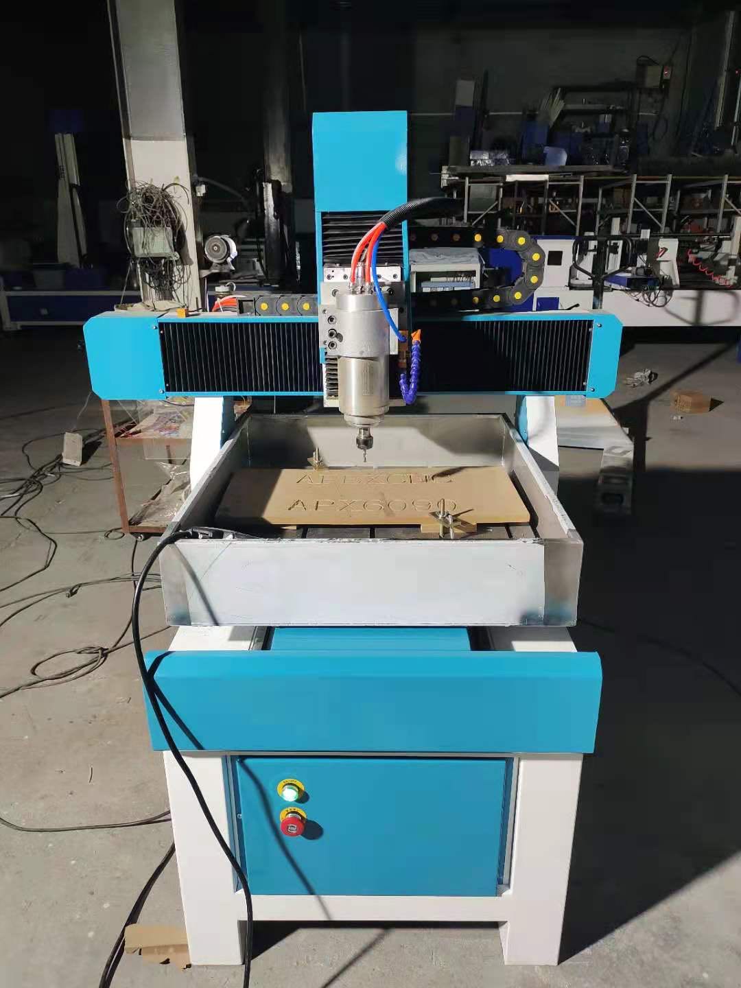 Factory Cheap Hot China 6090 CNC Router Desktop Mini CNC Engraving Machine 1.5kw Water Cooling Spindle Featured Image
