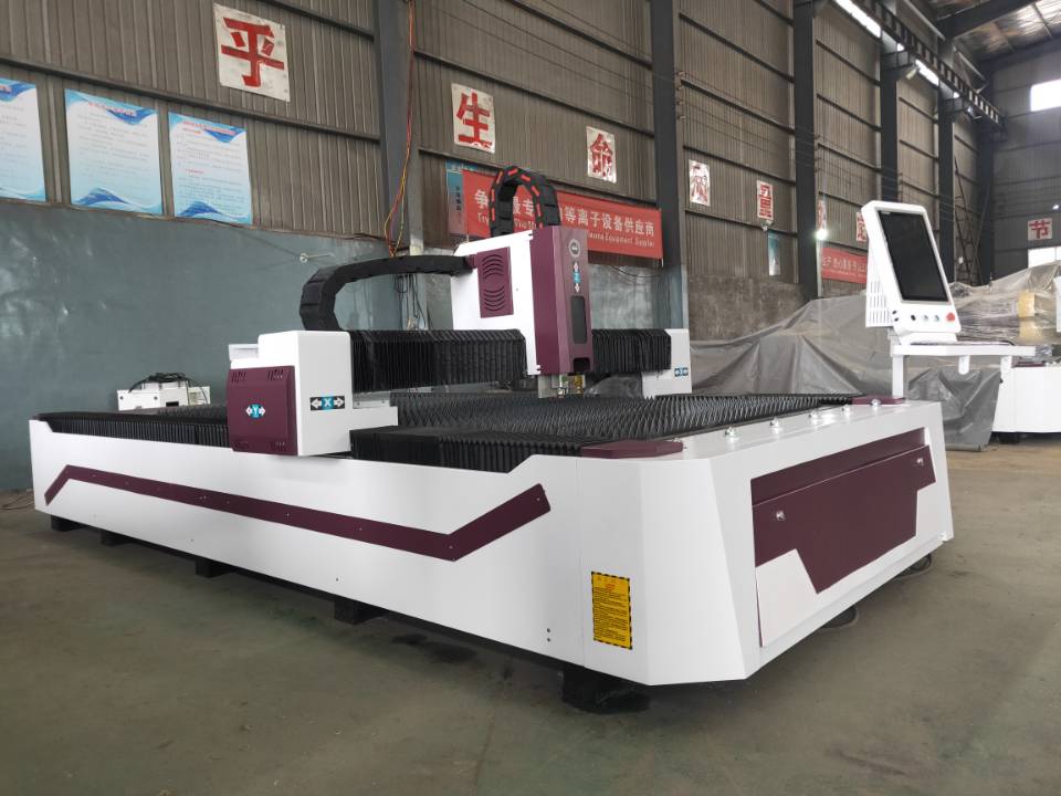 China CNC Manufacture 1530 2kw Stainless Steel Carbon Steel Fiber Laser Cutting Machine Featured Image