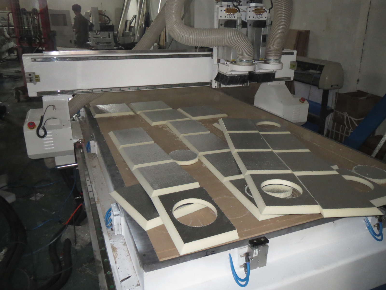 Phenolic Foam Board Cutting Machine CNC air-conditioning duct board cutting machine Featured Image
